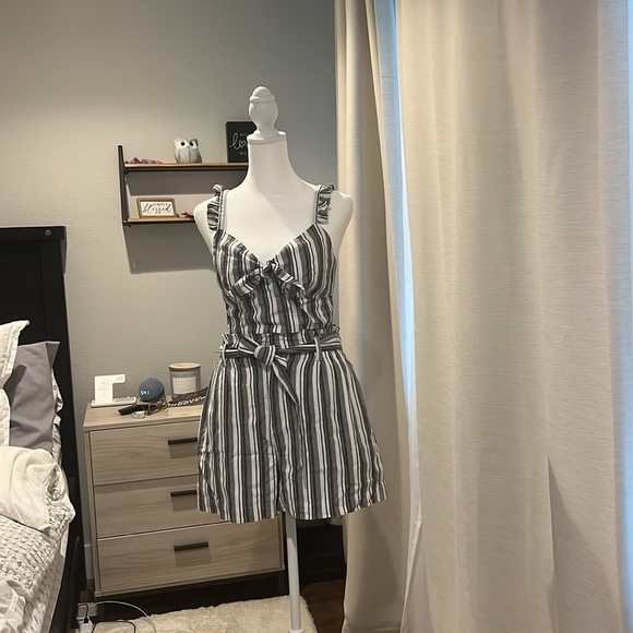 Express two piece set! - Picture 2 of 7